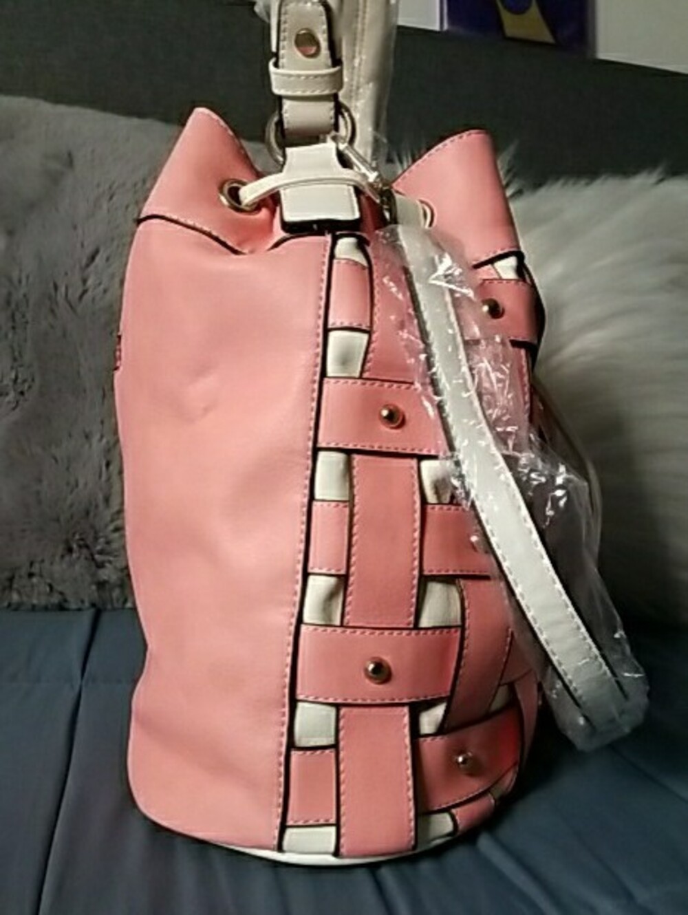 Woven Pink Drawstring Crossbody Bag - Unbranded - Picture 4 of 16